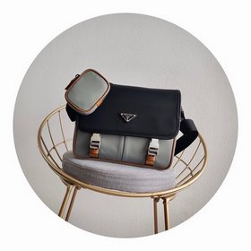 Новая сумка через плечо Prada для мужчин Артикул： 2VD768B Черный