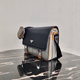 Новая сумка через плечо Prada для мужчин Артикул： 2VD768B Черный