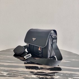 Новая сумка через плечо Prada для мужчин Артикул： 2VD769B Матер