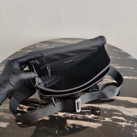 Новая сумка через плечо Prada для мужчин Артикул： 2VD769B Матер