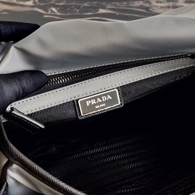 Новая сумка через плечо Prada для мужчин Артикул： 2VD769B Серый 