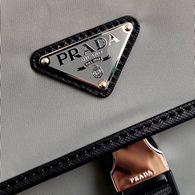 Новая сумка через плечо для мужчин от Prada Артикул： 2VH110 Нейл