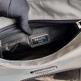 Новая сумка через плечо для мужчин от Prada Артикул： 2VH110 Нейл