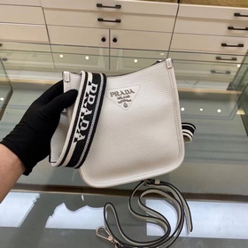 Prada Новая сумка через плечо Модель № 1BH1 (с двумя ремнями) Эт