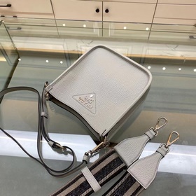 Prada Новая сумка через плечо Модель № 1BH1 (с двумя ремнями) Эт