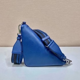 Prada сумка с вышитым треугольным ремешком Модель № 2VH155 Эта с