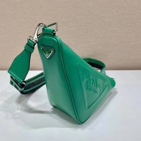 Prada сумка с вышитым треугольным ремешком Артикул： 2VH155 Эта с