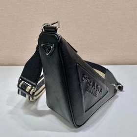 Prada сумка с вышитым треугольным ремешком Артикул： 2VH155 Эта с