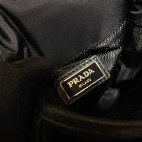 Prada Улучшенная версия сумки для мобильного телефона Артикул： 2