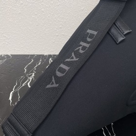 Prada Большая сумка из парусины Модель： 2VY007 Популярная сумка 