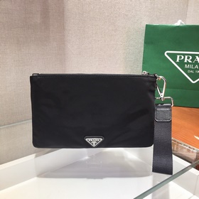 Prada Новая сумка Модель： 2VH011 Новая сумка изготовлена из импо
