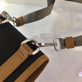Prada Новый чехол для мобильного телефона Артикул： 2ZH109 Новый