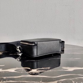 Prada Новая сумка для фотоаппарата Артикул： 2VH070 Новая сумка 