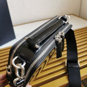 Prada Новая сумка для фотоаппарата Артикул： 2VH069 Глянцевая сум