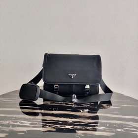 Новая сумка через плечо Prada для мужчин Артикул： 2VD768B Нейлон