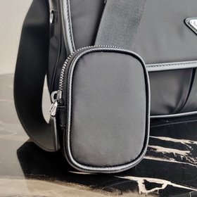 Новая сумка через плечо Prada для мужчин Артикул： 2VD768B Нейлон