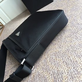 Классическая мужская сумка Prada Модель： 0797 Черный Изготовлена