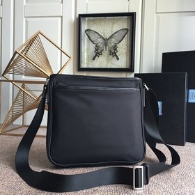 Классическая мужская сумка Prada Модель： 0797 Черный Изготовлена