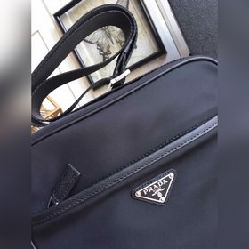 Новая мужская сумка Prada, модель： 2VQ002, черный цвет Нейлон и о