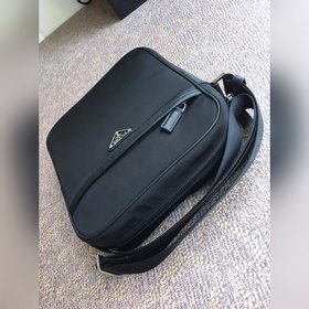 Новая мужская сумка Prada, модель： 2VQ002, черный цвет Нейлон и о