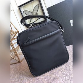 Новая мужская сумка Prada, модель： 2VQ002, черный цвет Нейлон и о