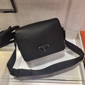 Prada  Новая сумка через плечо Модель： 2VD038 Эта сумка через п