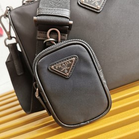 Prada  Экологичная серия Модель： 2VH113 Эта сумка через плечо из