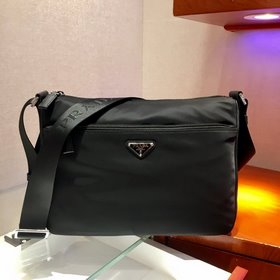 Модель PRADA： 1BC421. Изготовлена из импортной ткани. Сумка через