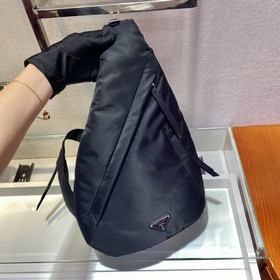 Prada Новая сумка через плечо Модель： 2VZ092 Новая модель сумки