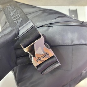 Prada Новая сумка через плечо Модель： 2VZ092 Новая модель сумки 