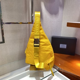 Prada Новая сумка через плечо Модель： 2VZ092 Новая модель сумки 