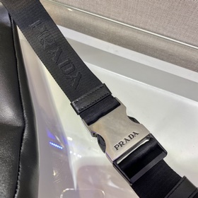 Prada Новая сумка на грудь Модель： 2VZ092 Полностью из кожи Мужс