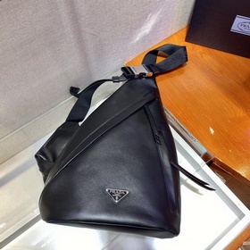 Prada Новая сумка на грудь Модель： 2VZ092 Полностью из кожи Мужс