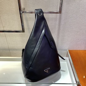 Prada Новая сумка на грудь Модель： 2VZ092 Полностью из кожи Мужс