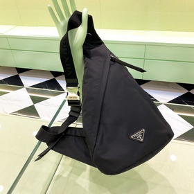 PRADA Новый рюкзак Модель： 2VZ092 Стильный и лаконичный дизайн Тр