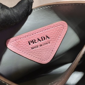 Prada Новая сумка-бакет Модель： 1BC127 Новая сумка-корзина Сумка