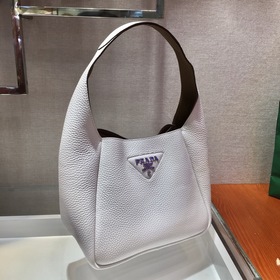 Prada Новая сумка-бакет Модель： 1BC127 Новейшая сумка-корзина Су