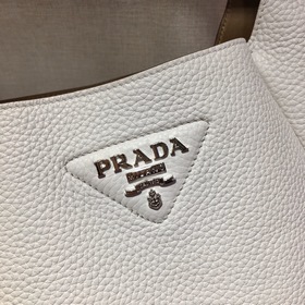 Prada Новая сумка-бакет Модель： 1BC127 Новейшая сумка-корзина Су