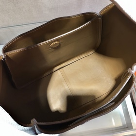 Prada Новая сумка-бакет Модель： 1BC127 Новейшая сумка-корзина Су