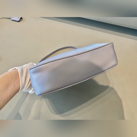 Prada Новый цвет： фиолетовый Артикул： 1NE204 Сумка в форме полу