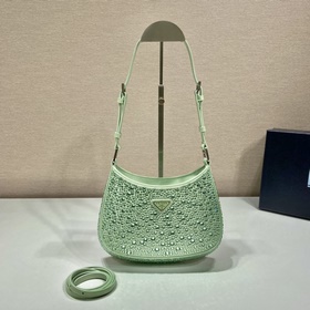 Prada Сумка под мышку с звездочками Модель： 1BC169 Эта сумка Cl