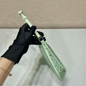 Prada Сумка под мышку с звездочками Модель： 1BC169 Эта сумка Cl