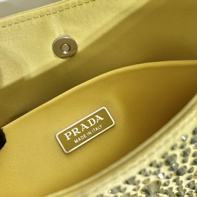 Prada Сумка под мышку с звездочками Модель： 1BC169 Новый цвет Эт
