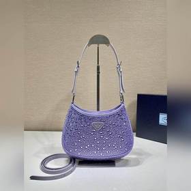 Prada Сумка под мышку с звездочками Модель： 1BC169 Эта сумка Cl