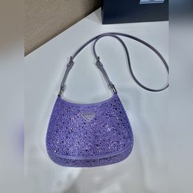 Prada Сумка под мышку с звездочками Модель： 1BC169 Эта сумка Cl