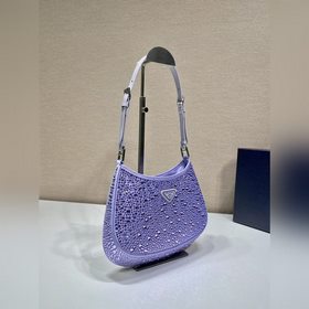 Prada Сумка под мышку с звездочками Модель： 1BC169 Эта сумка Cl