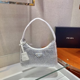 Prada  Сверкающая сумка Hobo Новый номер модели： 1NE515 Сверкающ