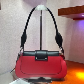 Prada Новейшая женская сумка под мышку, модель 1BD168 Изготовлен