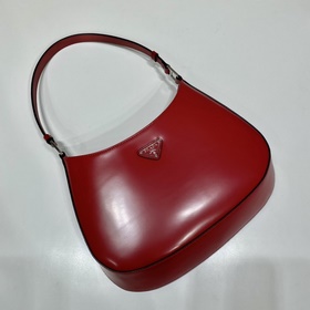 PRADA Новая сумка под мышку 2022 года в новых цветах Подержанная