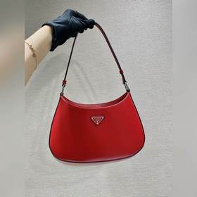 PRADA Новая сумка под мышку 2022 года в новых цветах Подержанная